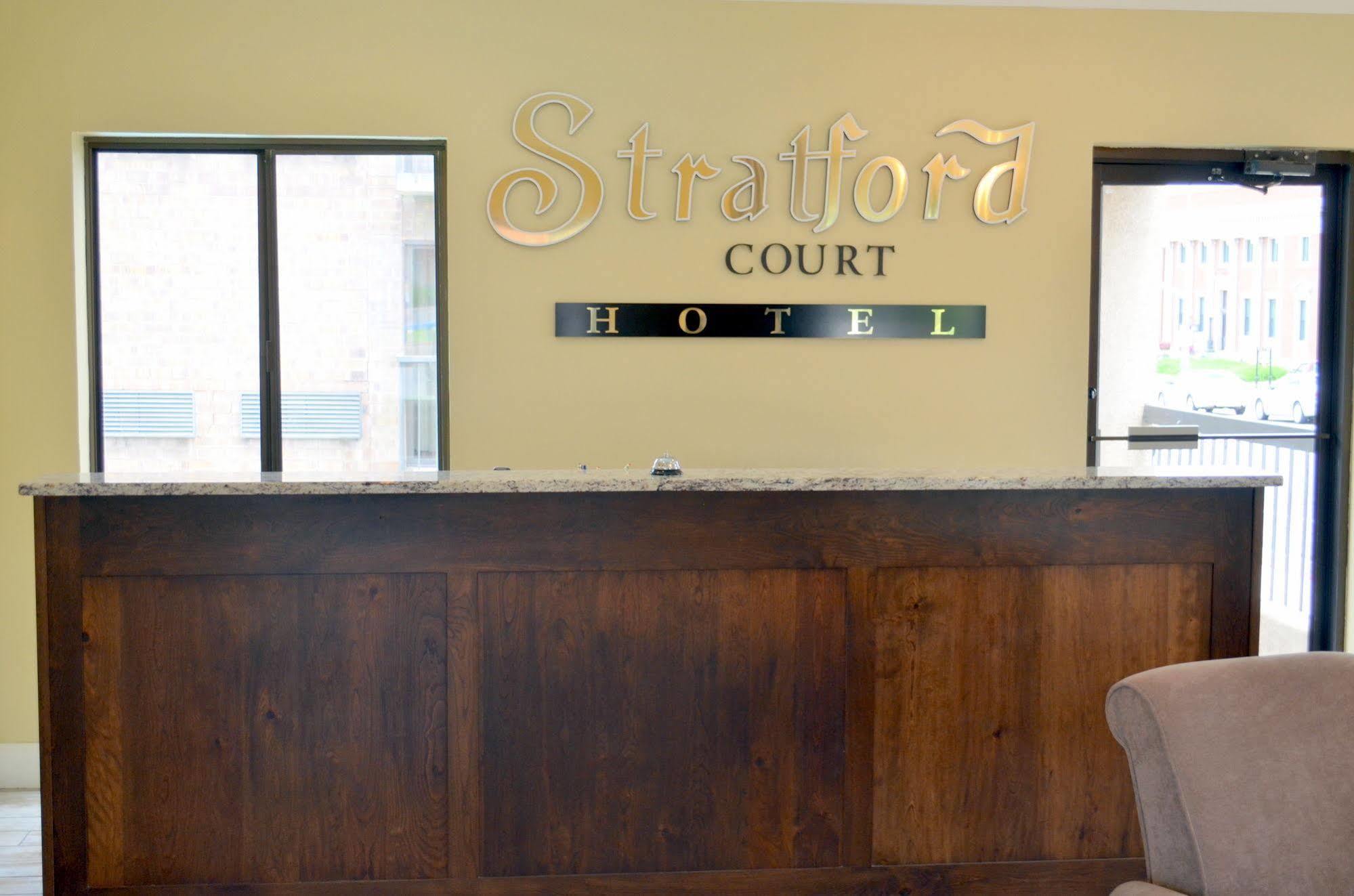 Stratford Court Hotel シーダー・シティ エクステリア 写真